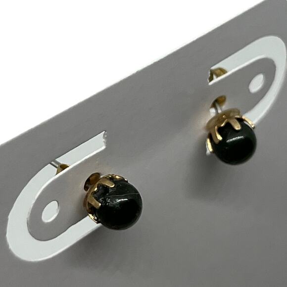 Vintage Green Ball Stud Earrings with Gold-Tone Posts 1950s Classic Jewelry - Picture 7 of 8